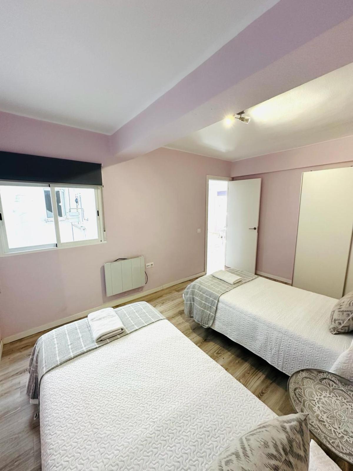 Imperium Apartamentos Centro Parking Gratis เมรีดา ภายนอก รูปภาพ