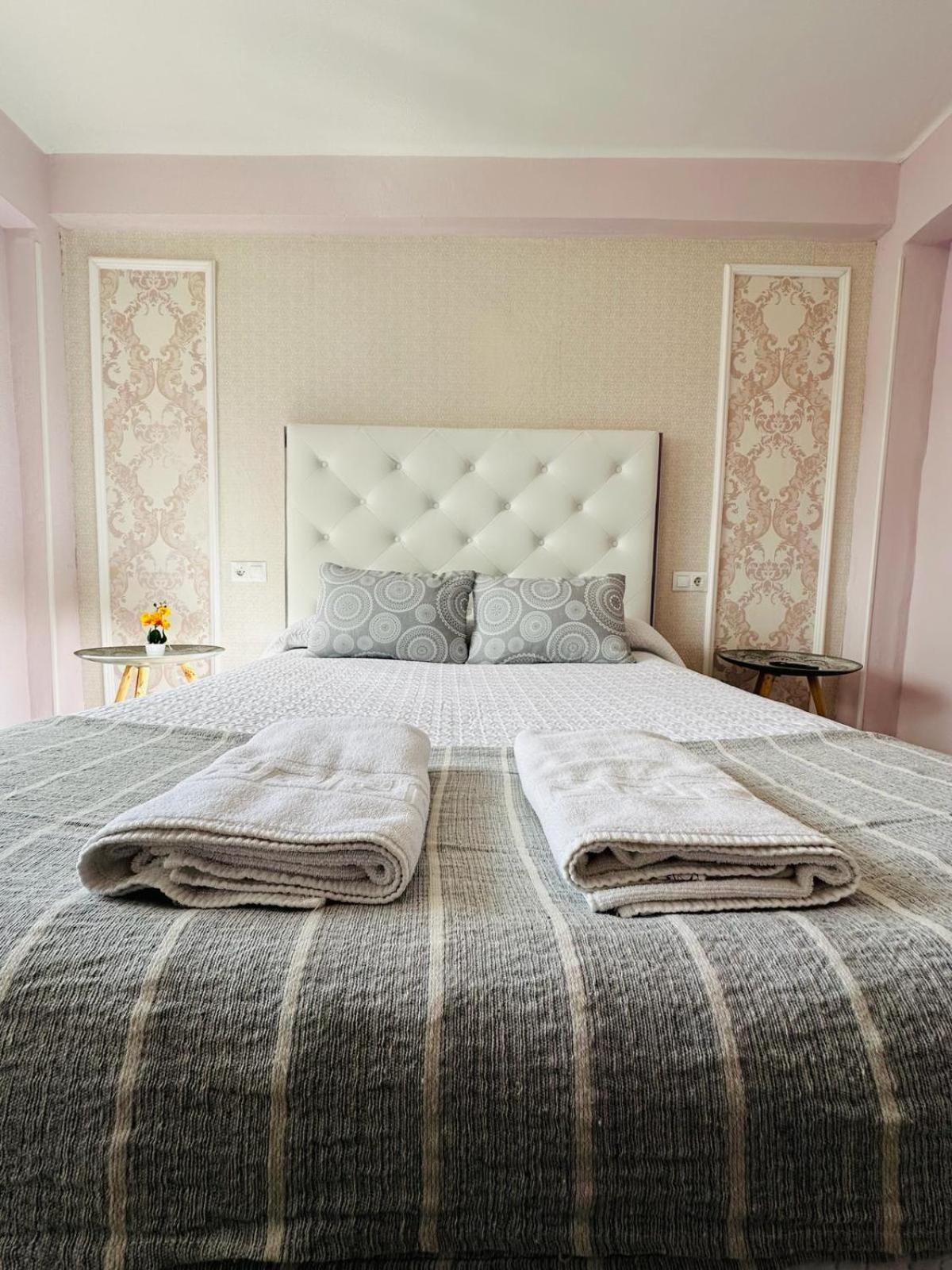 Imperium Apartamentos Centro Parking Gratis เมรีดา ภายนอก รูปภาพ