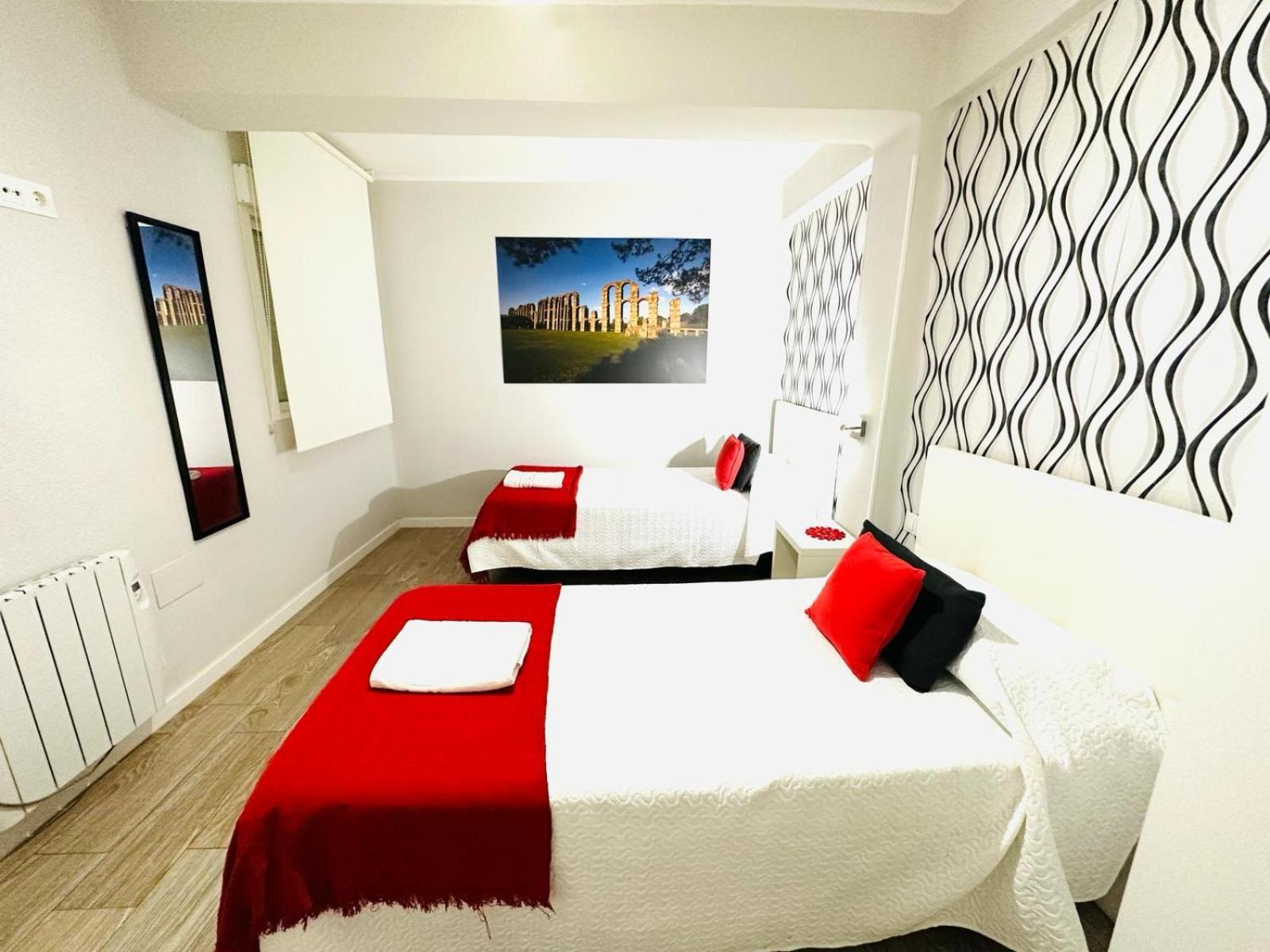 Imperium Apartamentos Centro Parking Gratis เมรีดา ภายนอก รูปภาพ